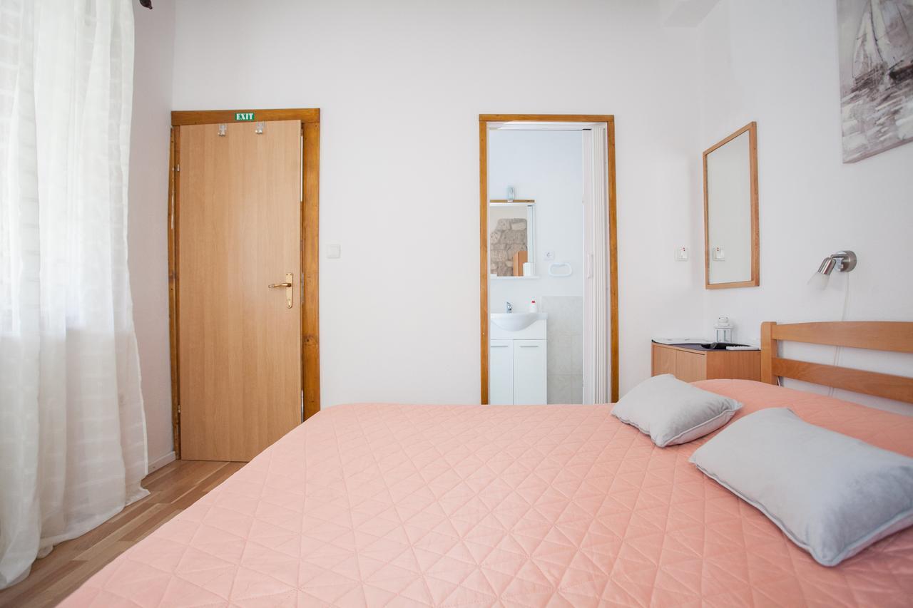 Guesthouse Trogir Proto Exterior foto