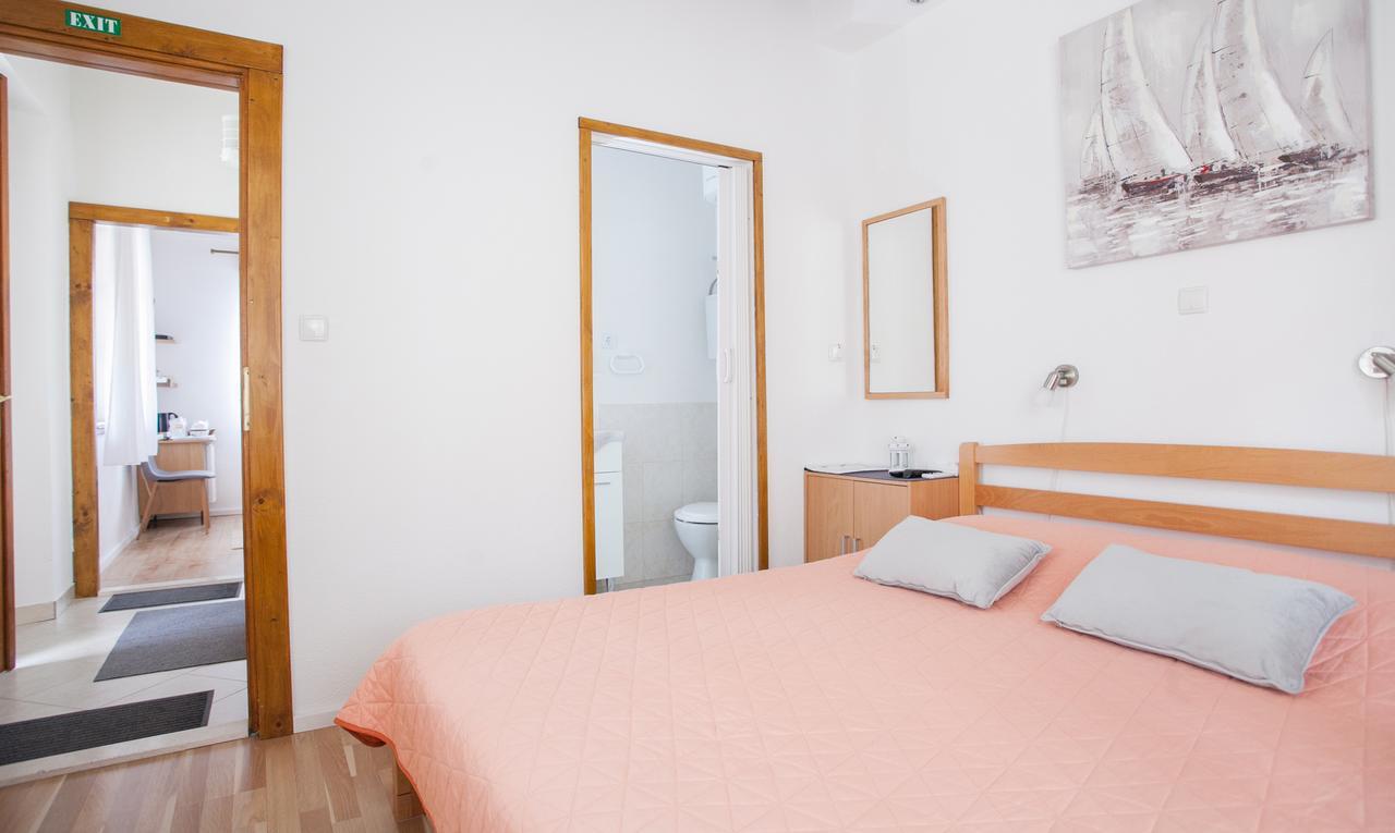 Guesthouse Trogir Proto Exterior foto