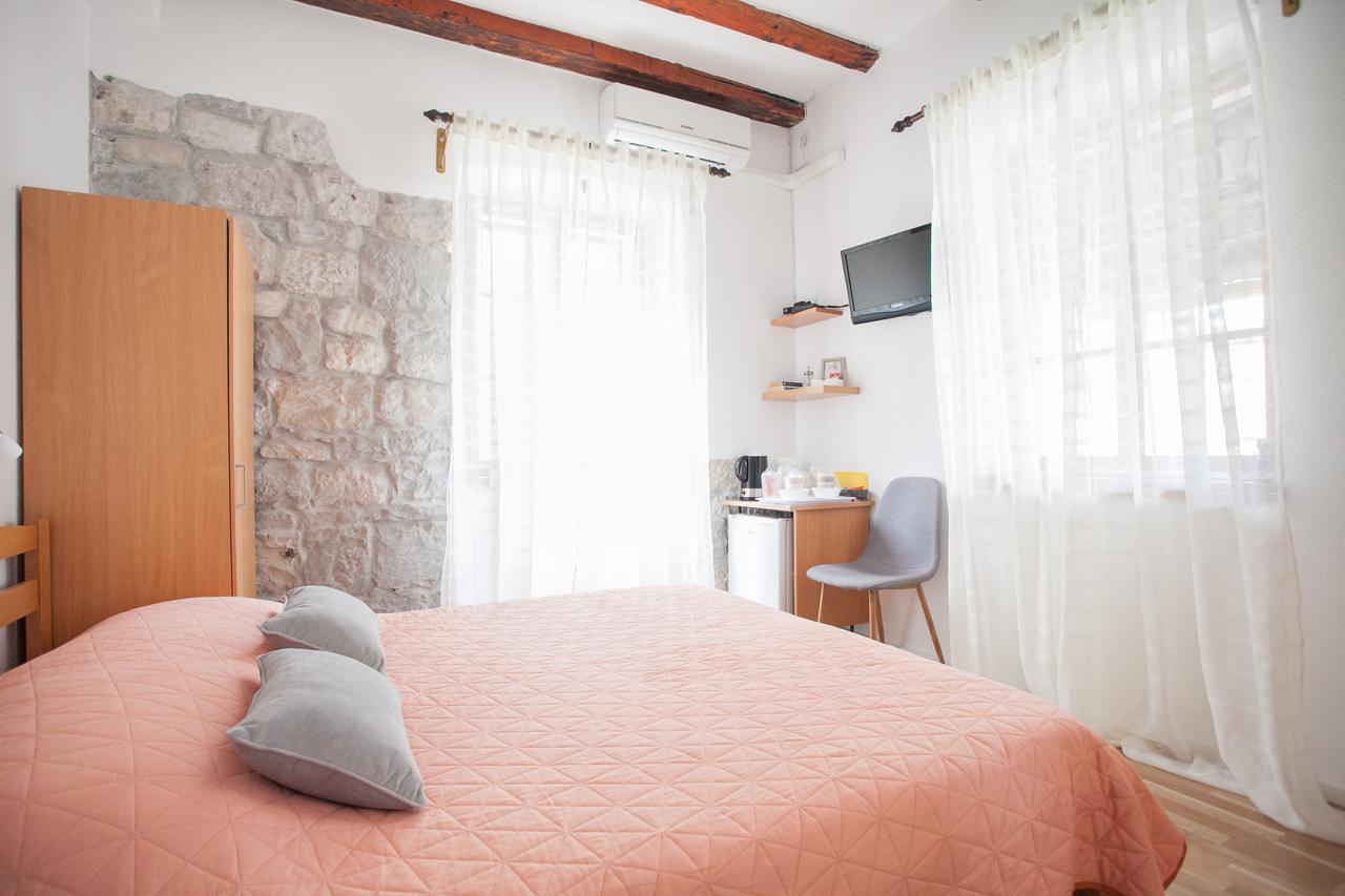 Guesthouse Trogir Proto Exterior foto