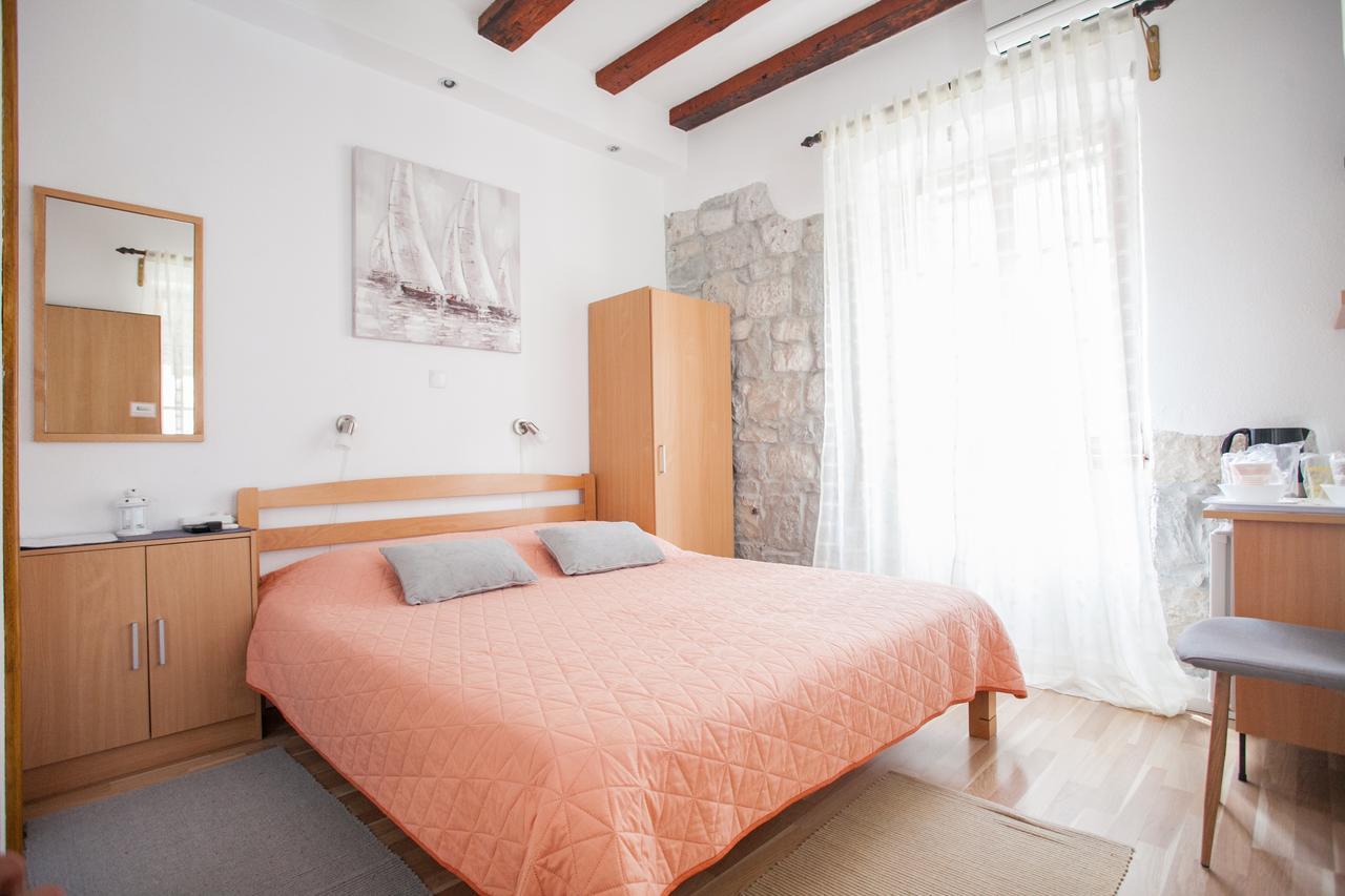 Guesthouse Trogir Proto Exterior foto